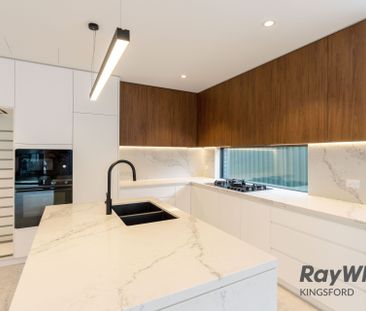 Near New 5 bedroom Luxury Duplex with Granny Flat - Photo 5
