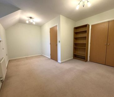 3 Bedroom Mews To Let - Photo 5