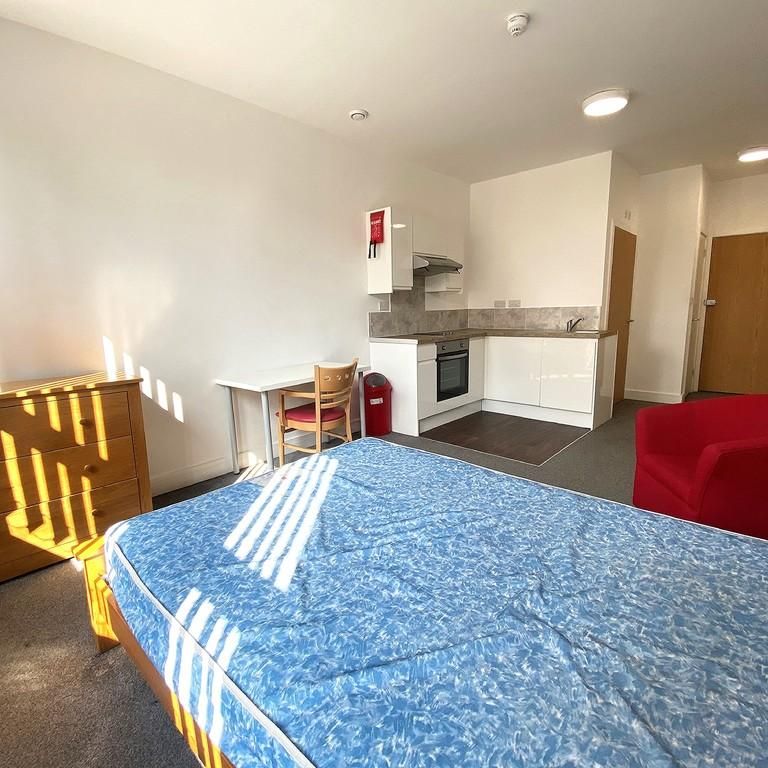 Studio to rent - Photo 1