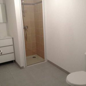 Location Appartement 2 pièces 45m² AMBARES ET LAGRAVE 33440 - Photo 2