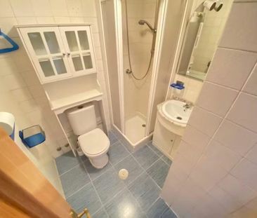 Calle de Graena, Madrid, Community of Madrid 28041 - Photo 4