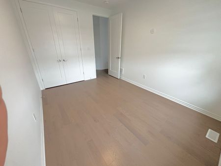 For Lease - 1240 Poppy Gardens, Oakville, Ontario - Photo 4