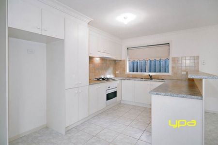 8 Varna Court, HILLSIDE - Photo 4