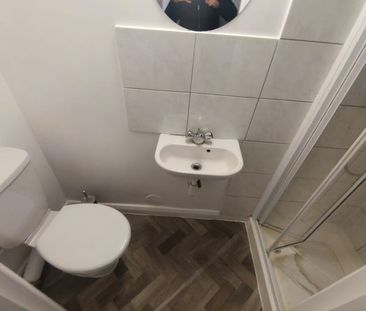 Room in a Shared House, Palmers Road, N11 - Photo 5