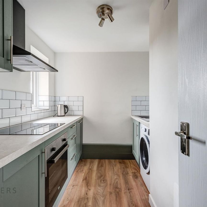 Hallam Chase, Sandygate, Sheffield - Photo 1