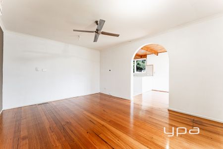 4 Stradishall Way, Tullamarine - Photo 5