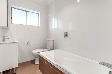 Top-Floor Two Bedroom Unit in Boutique Complex - Photo 4