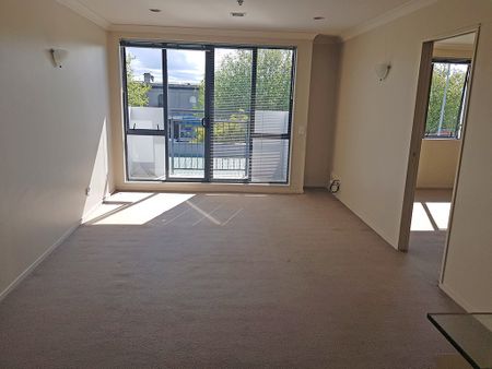 Superb one bedroom with carpark! - Photo 5