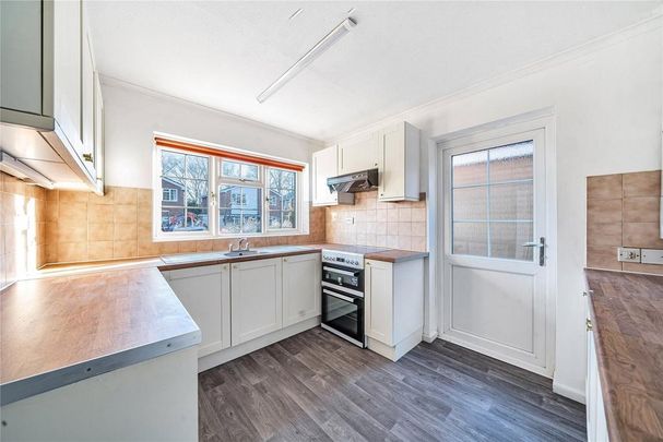 4 bedroom detached house to rent - Photo 1