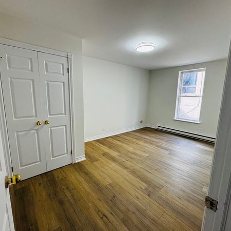 $1,899 / 2 br / 1 ba / 6 caithness st e unit 2 - Photo 3