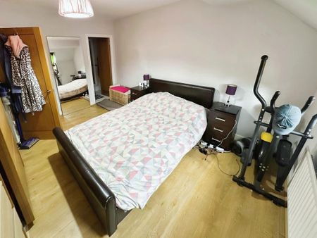 2 bedroom flat to rent - Photo 3