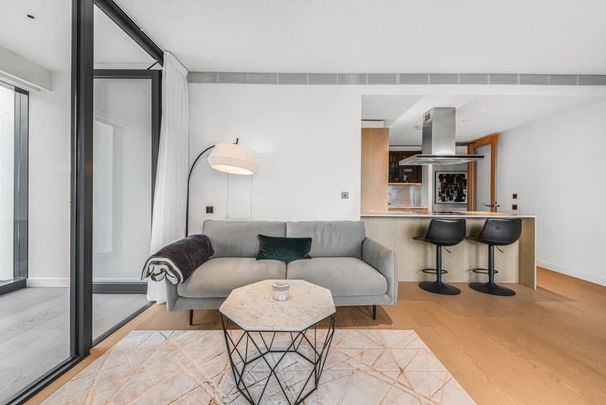 Nine Elms Lane River Park Tower SW8 - Photo 1