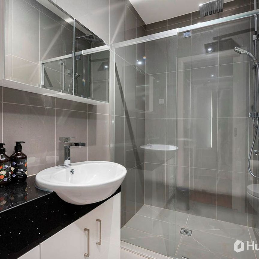 Stylish 2-Bedroom Townhouse in Boutique Location – Steps from Westfield Doncaster - Photo 1