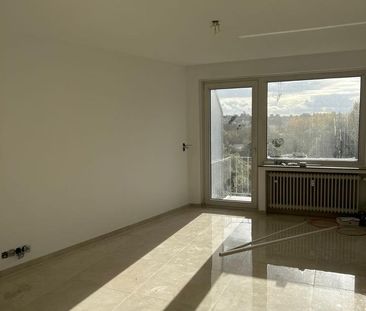 Zwei Zimmerwohnung schön hell kernsaniert - Foto 1