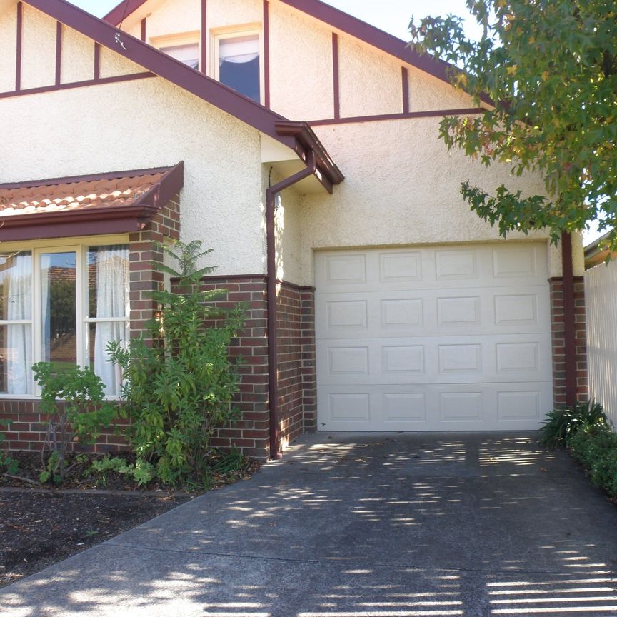 33 Mersey Street, BOX HILL NORTH - Photo 1