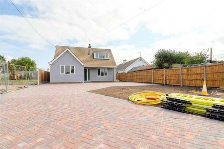 Point Clear Road, St. Osyth, Clacton-on-sea, CO16 - Photo 2