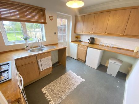 Commonfields, Harlow - Photo 5