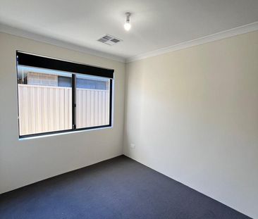 4 Bedroom Home with Ducted Air-Conditioning - Photo 3