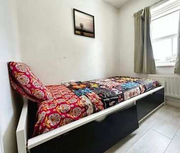 3 bedroom end of terrace house to rent - Photo 6