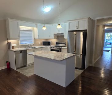 For Lease - 284 Classic Avenue, Welland, Ontario - Photo 2