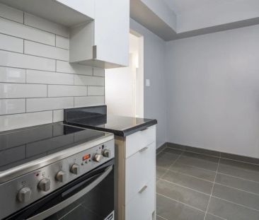 292 Oakdale Ave - Photo 4