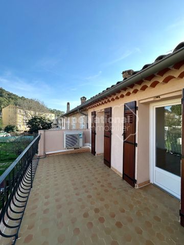 Location Appartement 3 pièces 68m² - Photo 2