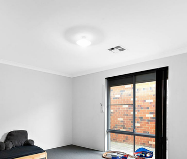 30 Charnwood Grove, Hilbert WA 6112 - House For Rent - $730 | Domain - Photo 4