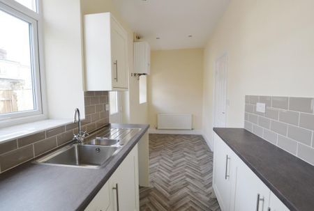 2 bedroom property to rent - Photo 3