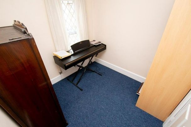 3 Bed Student house on Elmes road - Photo 1