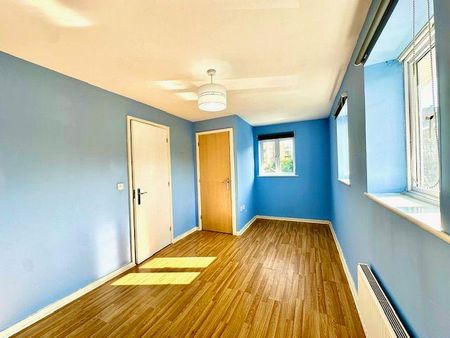 2 bedroom end of terrace house to rent - Photo 3