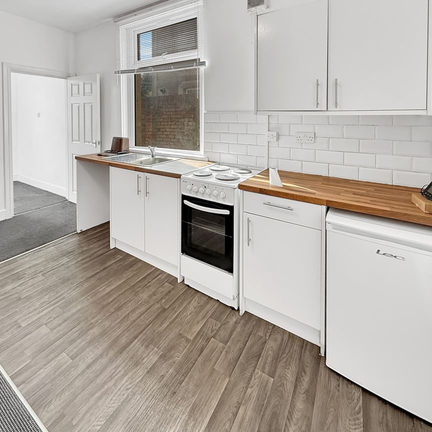 Flat 4, 290 Newport Road, Cardiff CF24 1RS - Photo 1