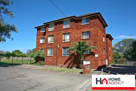 Cosy 2 Bedroom Unit in a Convenient Belmore Location - Photo 4