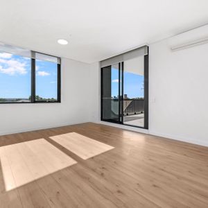 North facing 2nd floor affordable apartment %25 below market rent - Photo 2