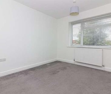 Bletchley - Bed Home With Much To Offer, MK3 - Photo 6