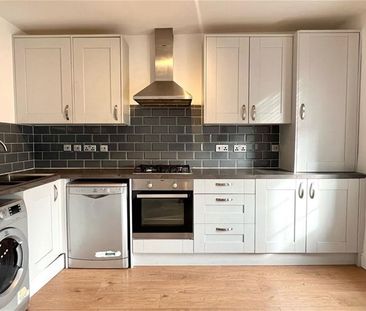 2-4 Forest Drive East, London - Photo 5
