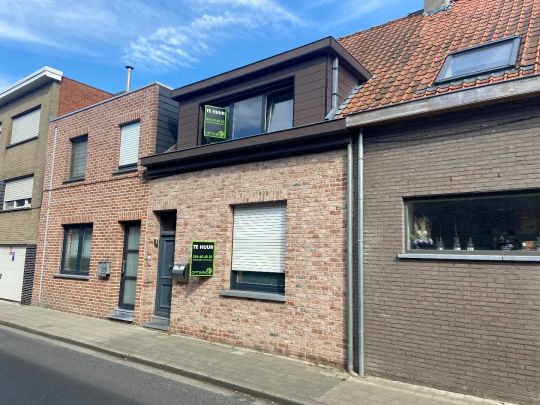 Halfopen woning met twee slaapkamers en koertje in het centrum van Wakken - Photo 1