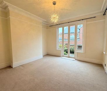 4 bedroom semi-detached house to rent - Photo 1
