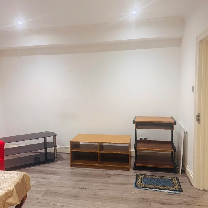 2 Bed Flat, Chicksand Street, E1 - Photo 1