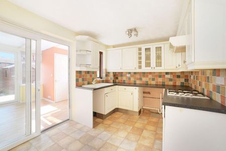 2 bedroom terraced house to rent - Photo 3