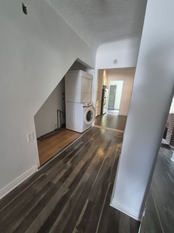 For Lease - 871 Bathurst Street, Toronto, Ontario - Photo 2