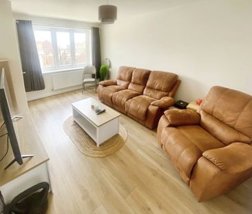 Rhodfa'r Rhyddwen, Hendredenny, Caerphilly - Photo 1