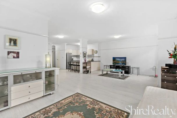 “Immaculate, Freshly Painted Ground Floor Apartment – Spacious & Stylish Living” - Photo 1