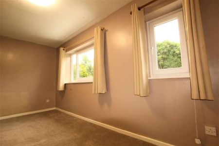 2 bedroom semi-detached house to rent - Photo 4