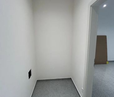 Seminarraum oder doch Kleinwohnung? Modernes Badezimmer und ein Abs... - Photo 4