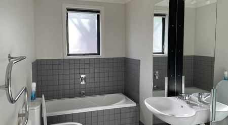 3 BEDROOM HOUSE WITH 1 BATH & 2 TOILETS. - Photo 4