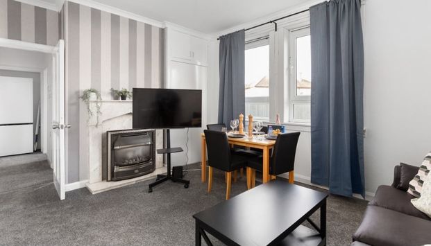 2 Bed Semi-Detached House, Lochend Gardens, EH7 - Photo 1