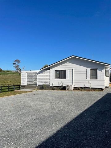 Newly renovated cottage with rural views - Photo 3