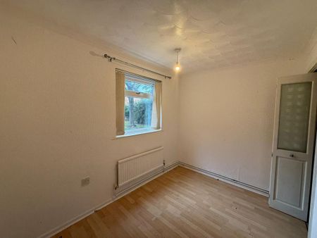 1 bedroom ground floor flat to rent - Photo 3