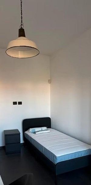 Monti tiburtini stanza in appartamento con balcone - Photo 1