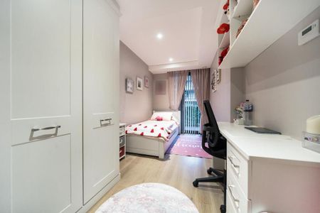 3 bedroom flat to rent - Photo 4